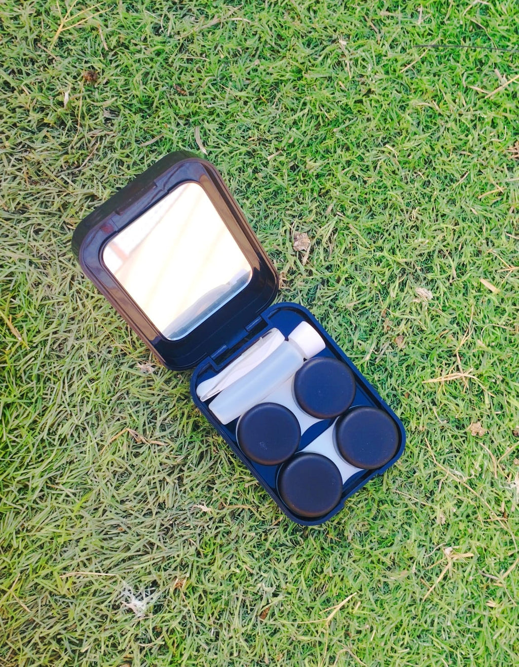 Double Lens cases Black Colored Galaxy Glossy Traveling kit