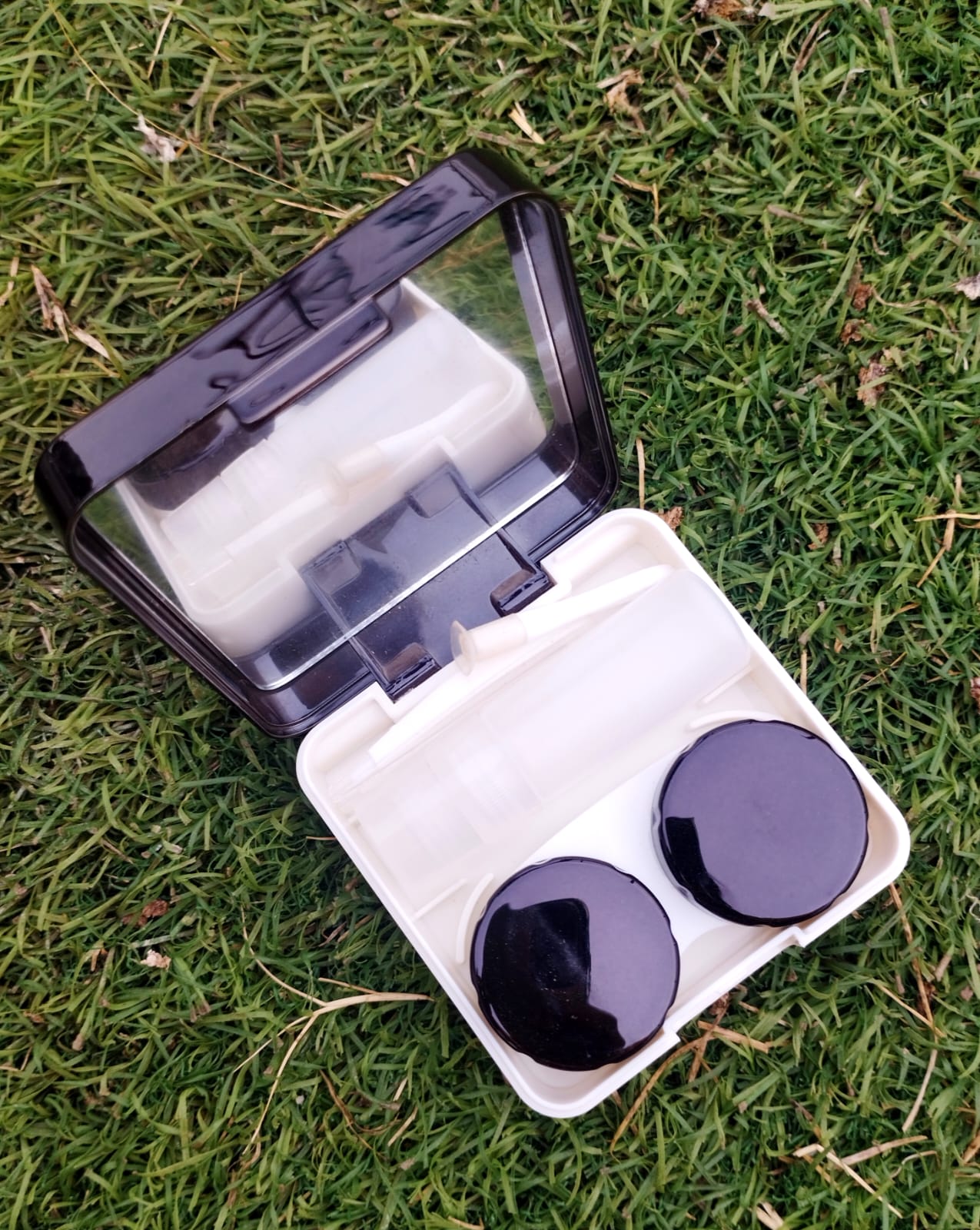 Black Glossy Traveling kit